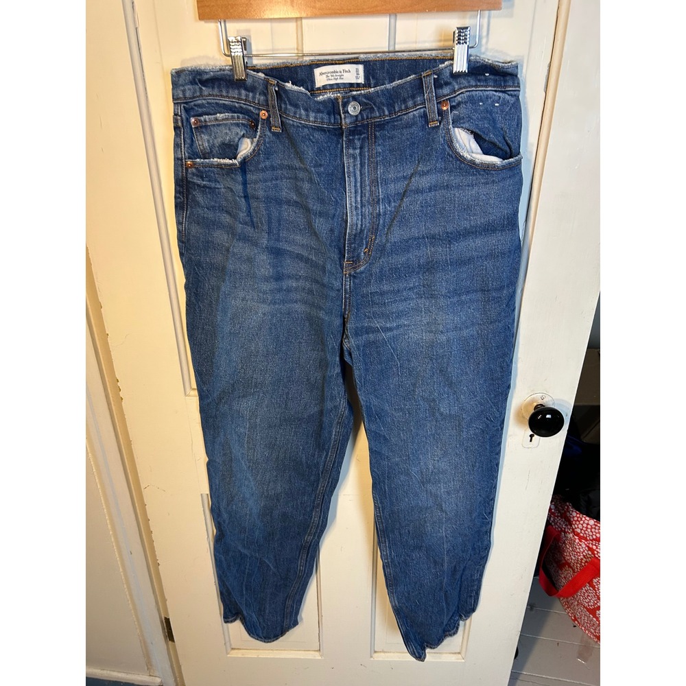 Abercrombie & Fitch The 90s Straight Ultra High Rise Jeans Medium Wash 33 16R